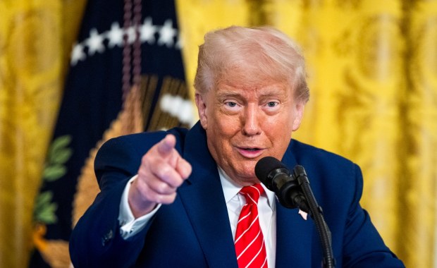 Wojna handlowa Trumpa. "Cła na Chiny powinny wynosić 80 procent"