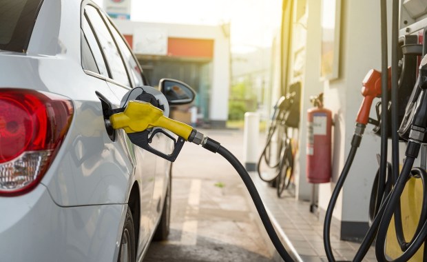 Wojna handlowa USA a ceny paliw. Ile zapłacą kierowcy?