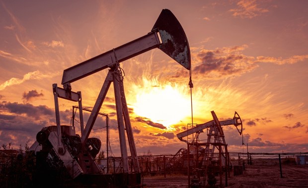 Wojna na Bliskim Wschodzie wywołuje chaos na rynku energii. Reakcja OPEC+