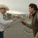 Wojna na teorie spiskowe. Koncept błyskotliwy, ale ryzykowny. Film odważny, ale nierówny