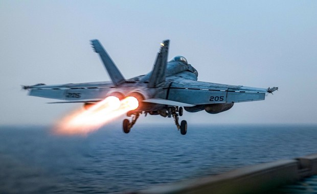 Wojna, sekrety i czat. Są dowody na wpadkę ludzi Trumpa