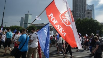 "Wojna ze sKODnikami", czyli tygodnik "wSieci" o konflikcie opozycji z Komitetem Obrony Demokracji