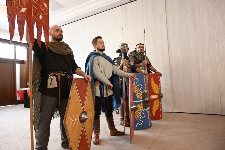 Wojowie na Dymarkach Świętokrzyskich /Dymarki Świętokrzyskie - Nowa Słupia  /Facebook