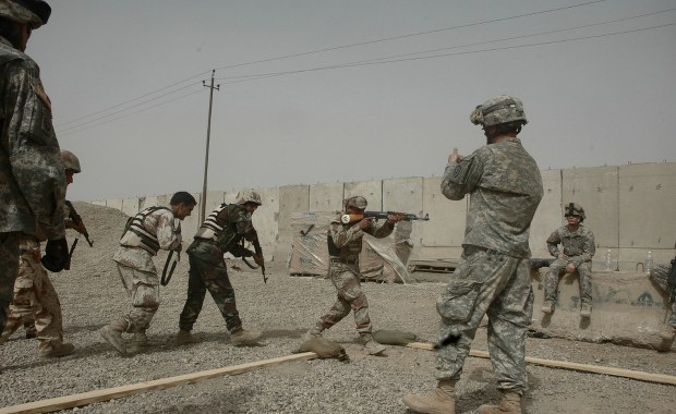 Wojska NATO opuszczają Irak. Misja zawieszona do odwołania