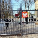 Wojsko boi się Tesli i aut z Chin. Nie wjadą na teren jednostek 