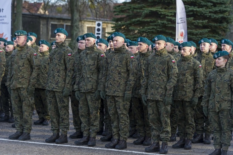 Wojsko cały czas prowadzi rekrutację. /Stanisław Bielski/Reporter /East News