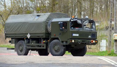 Wojsko czeka na nowe ciężarówki. Wielka kara dla Jelcza za opóźnienie