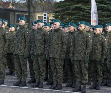 Wojsko kusi nowych rekrutów, wystarczy mieć maturę. Okrągła suma za miesięczne szkolenie