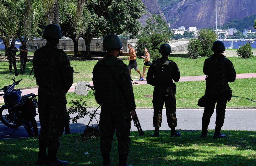 Wojsko pilnuje bezpieczeństwa w Rio /AFP