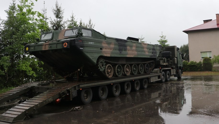 Wojskowa amfibia. /Jacek Skóra /RMF FM