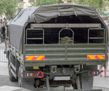 Wojskowa ciężarówka w rowie. Dziewięciu żołnierzy w szpitalu
