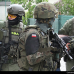 Wojskowe przetargi i układ korupcyjny. Zarzuty dla byłych inspektorów