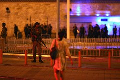 Wojskowy zamach stanu w Turcji. Żołnierze na ulicach