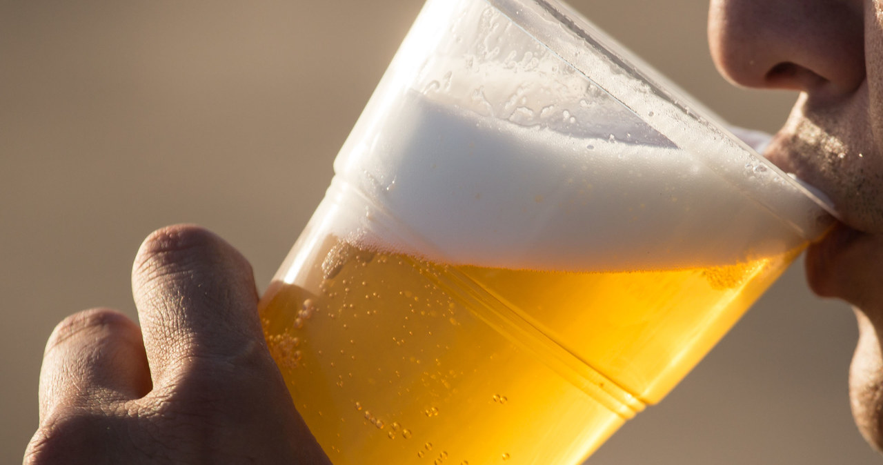 Wokół piwa bezalkoholowego narosło wiele mitów /123RF/PICSEL