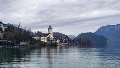 ​Wolfgangsee. Świąteczne jezioro w Alpach Salzburskich