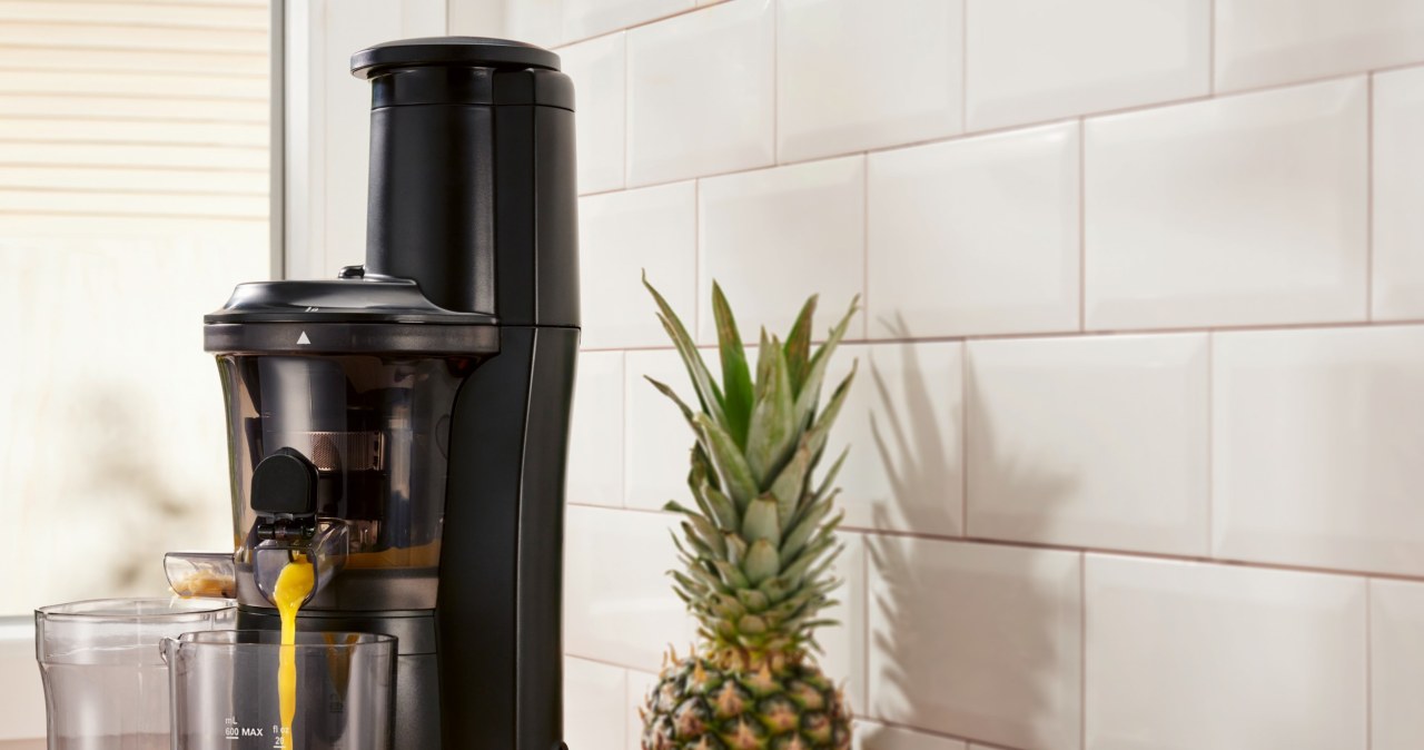 Wolnoobrotowa wyciskarka Silvercrest – zdrowe soki pełne witamin /Lidl - materiały prasowe /INTERIA.PL