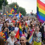 "Wolność, równość, miłość". Ulicami Warszawy przeszła Parada Równości