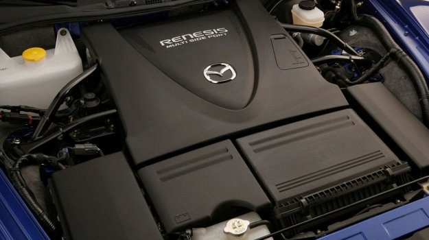Wolnossący silnik Renesis pod maską modelu RX-8 /Mazda