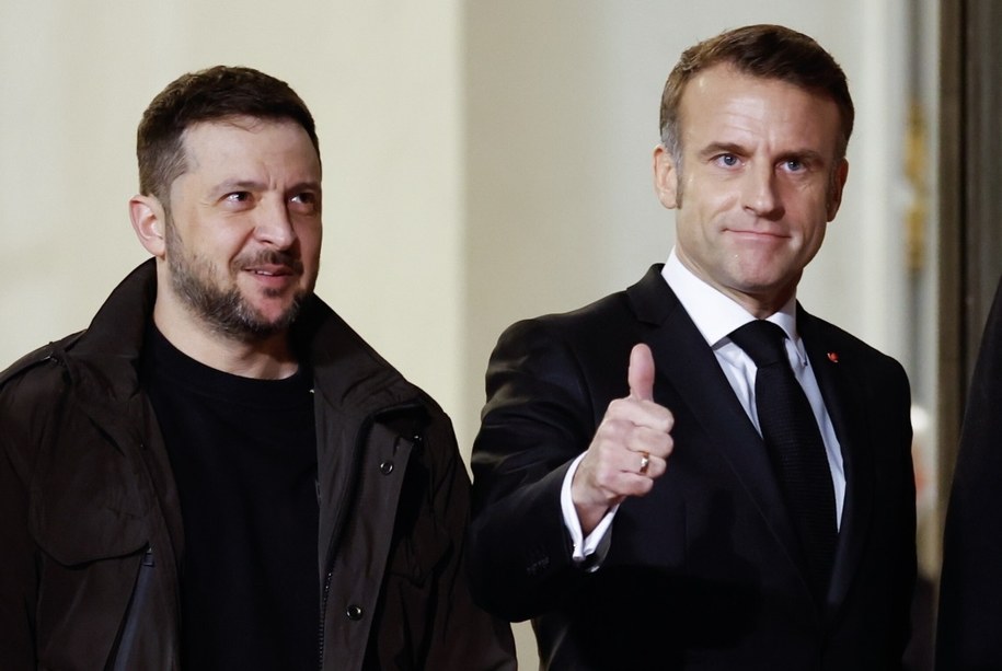 Wołodymyr Zełenski i Emmanuel Macron podczas sobotniego spotkania w Paryżu /MOHAMMED BADRA /PAP/EPA