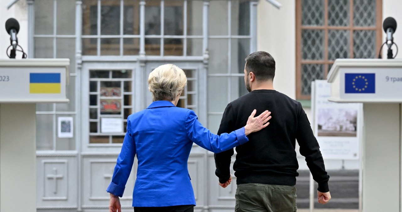 Wołodymyr Zełenski Ursula von der Leyen podczas wspólnej konferencji prasowej w Kijowie 9 maja 2023 r. /SERGEI SUPINSKY / AFP /