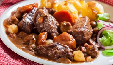 Wołowina rozpływa się w ustach, jest miękka i soczysta. Znajomy szef kuchni nauczył mnie, jak to się robi