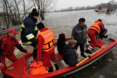WOPR i wojsko pomagają mieszkańcom Ostrówka