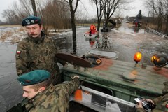 WOPR i wojsko pomagają mieszkańcom Ostrówka