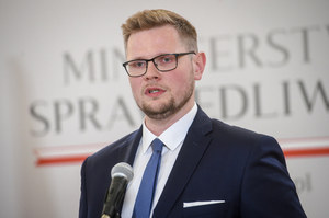 Woś odpowiada na zarzuty Śmiszka. "Prawnik z niego jak z koziej d**y trąba"