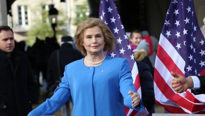 Woskowe podobizny Clinton i Trumpa na Rynku Głównym w Krakowie