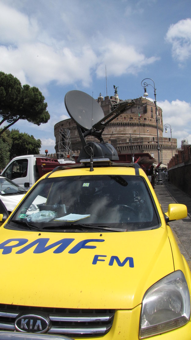 Wóz satelitarny RMF FM w Rzymie /Jacek Skóra /RMF FM