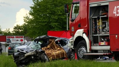 Wóz strażacki zderzył się z osobówką w Jarosławiu