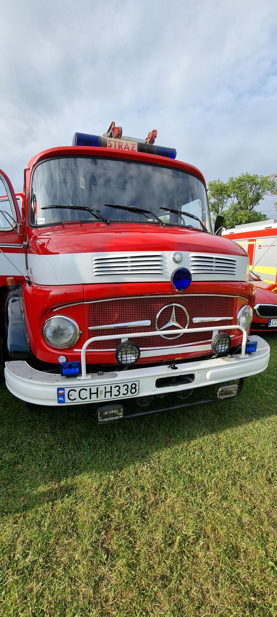 Wóz strażaków wygląda tak /