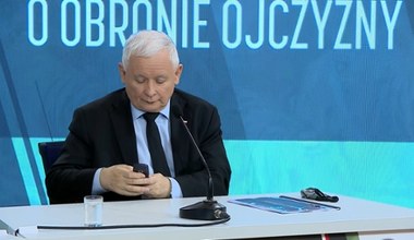 ​Wpadka Jarosława Kaczyńskiego. Na konferencji zadzwonił mu telefon