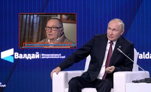Wpadka propagandy. Ojciec Putina "zginął" 10 lat przed narodzinami syna