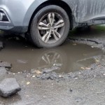 Wpadłem w dziurę i uszkodziłem koło. Czy należy się za to odszkodowanie?