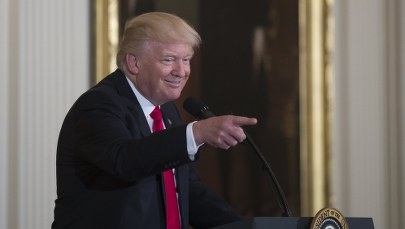 Wpis Trumpa na Twitterze pogłębił kontrowersje ws. zwolnienia szefa FBI