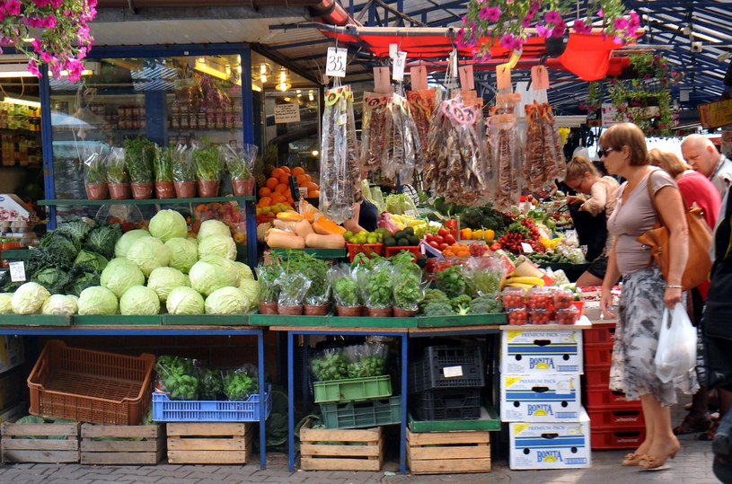 Wpływ na hamującą inflację w sierpniu miały spadki cen żywności w Polsce / MAREK LASYK/REPORTER  /East News