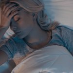 Wpływają na niespokojny sen. To stąd częste pobudki w środku nocy