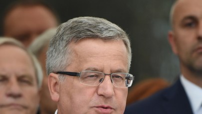 „Wprost”: Tajne dokumenty komisji Macierewicza uderzają w Komorowskiego