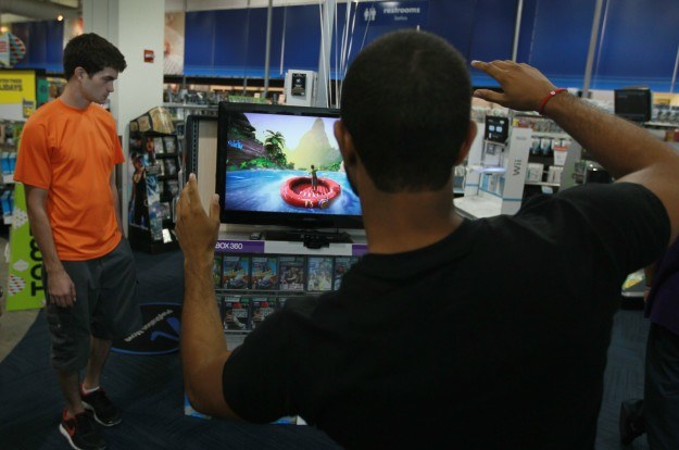 Wprowadzenie na rynek Kinecta z pewnością wpłynie na przedłużenie żywotności Xboxa 360 /AFP