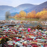 Wprowadzili opłaty za używanie plastikowych toreb. I takie są efekty