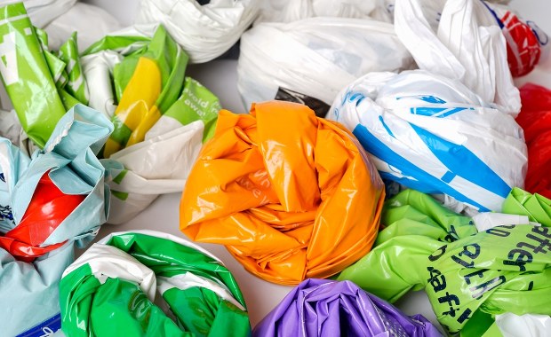 Wprowadzili pomarańczowe worki do segregacji odpadów. Koniec z wycieczkami do PSZOK-u?