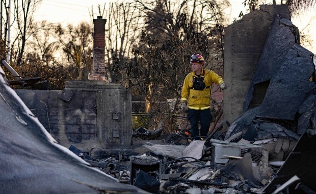 Wraca silny wiatr. Ekstremalne zagrożenie pożarowe w Kalifornii