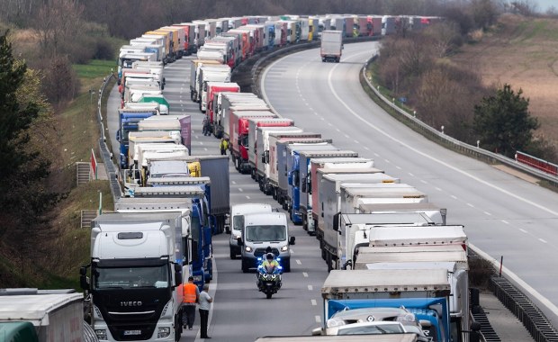 Wracają kontrole graniczne. Służby mają zalecenia dla kierowców