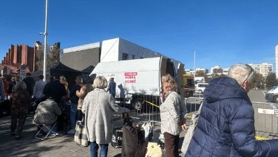 Wracają weekendowe zbiórki odzieży w warszawskich dzielnicach. Sprawdź harmonogram