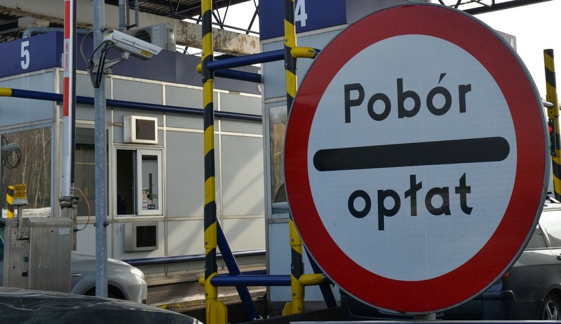 Wracający do Polski z zagranicy powinni pamiętać, że na niektórych płatnych odcinkach autostrad nie zapłacą za przejazd w tradycyjny sposób. /GERARD/REPORTER /East News