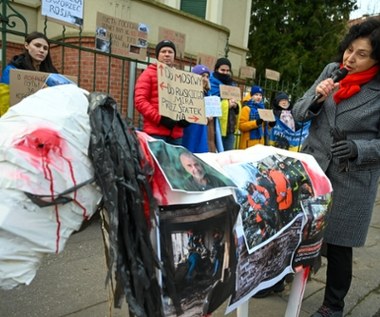 ​"Wracajcie do ruskiego mira". Konsul wychodzi tylnymi drzwiami