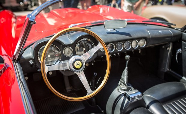 Wrak ferrari z 1954 na licytacji. Poszedł za gigantyczne pieniądze 