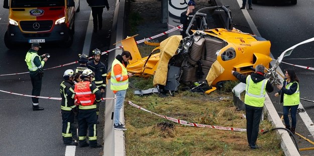 Wrak helikoptera na miejscu wypadku /JJ GUILLEN /PAP/EPA