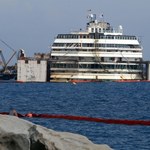 Wrak statku Costa Concordia już utrzymuje się na wodzie  